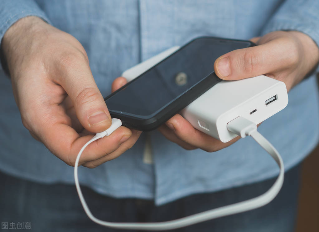 Charge the phone to 100 and then unplug it?A lot of people do it wrong