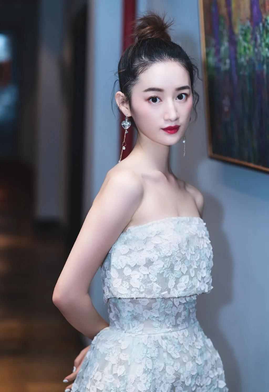 Beautiful and elegant Guo Xiaoting - iMedia