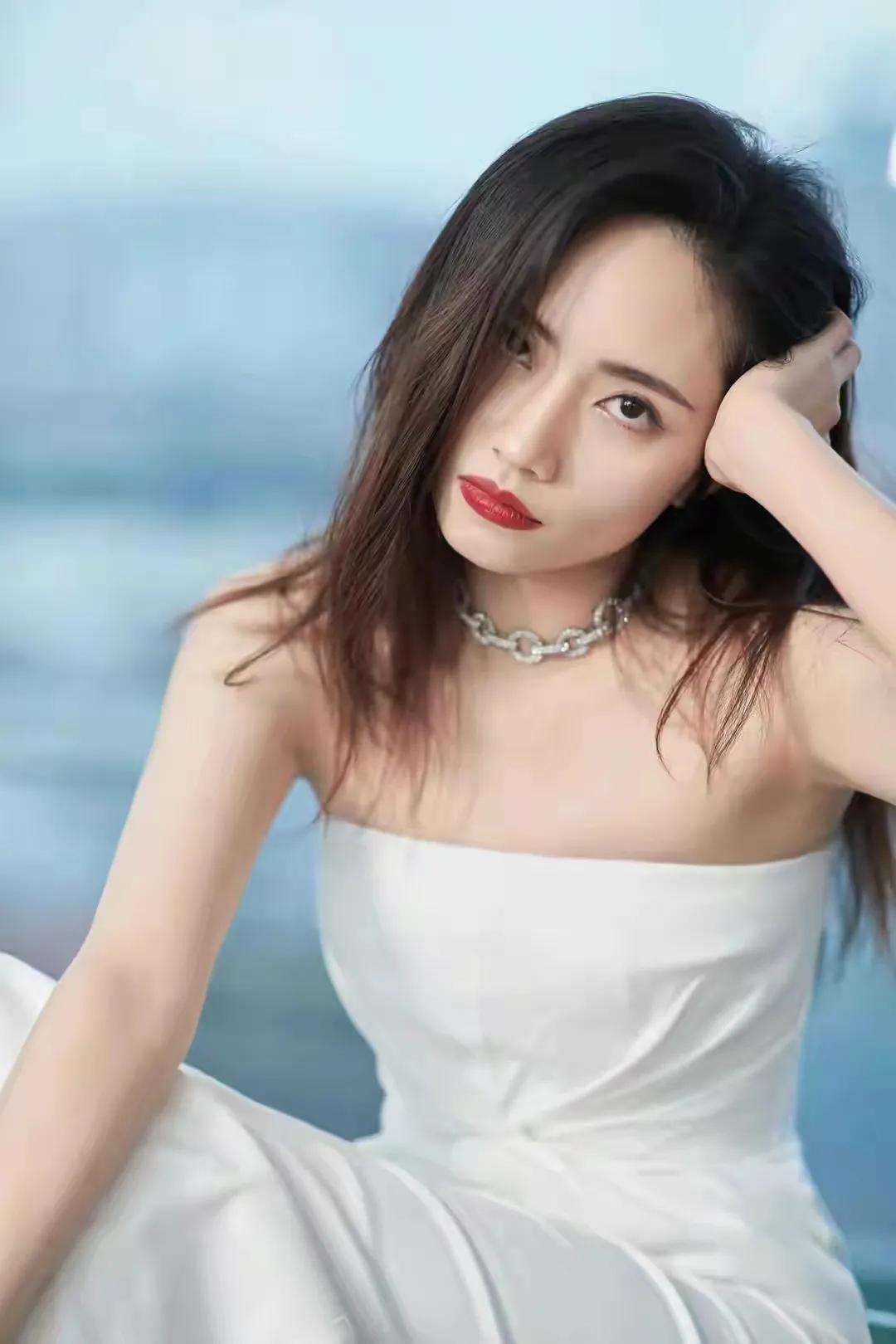 Liu Xijun is so beautiful - iNEWS