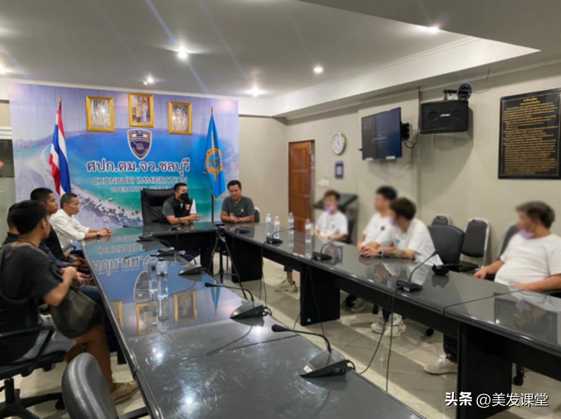 Foreigners are not allowed to work as hairdressers in Thailand? It