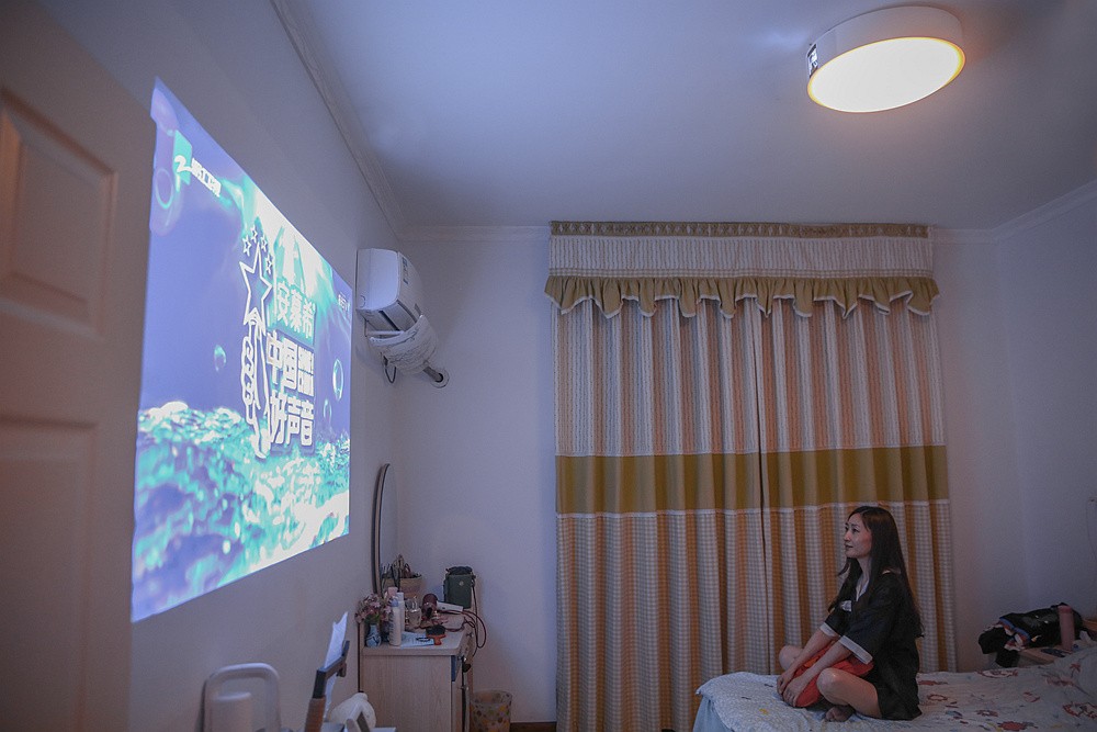 The optimal solution for bedroom projection: the new form of smart ...