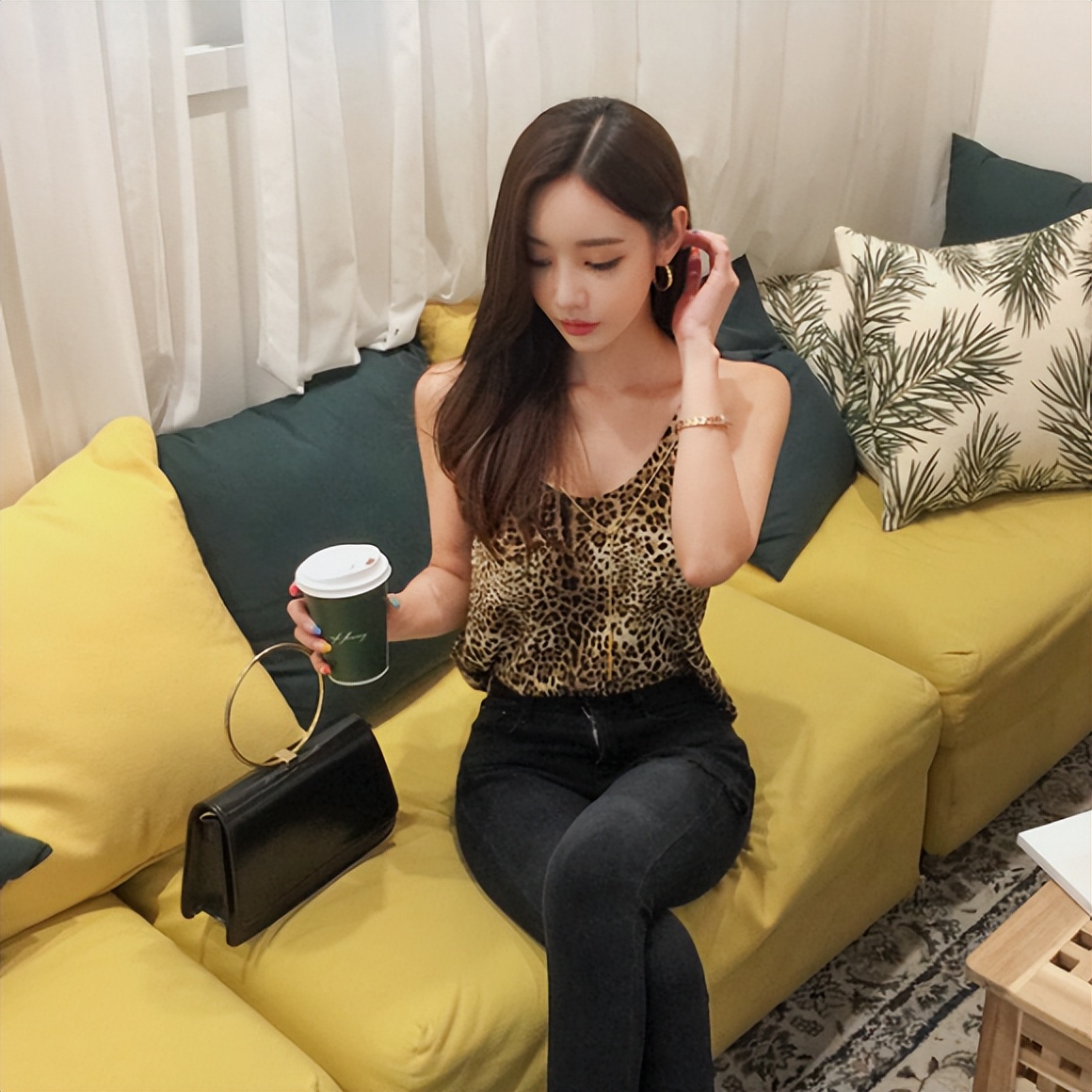 The most beautiful model in Korea!Dare you say no? iNEWS