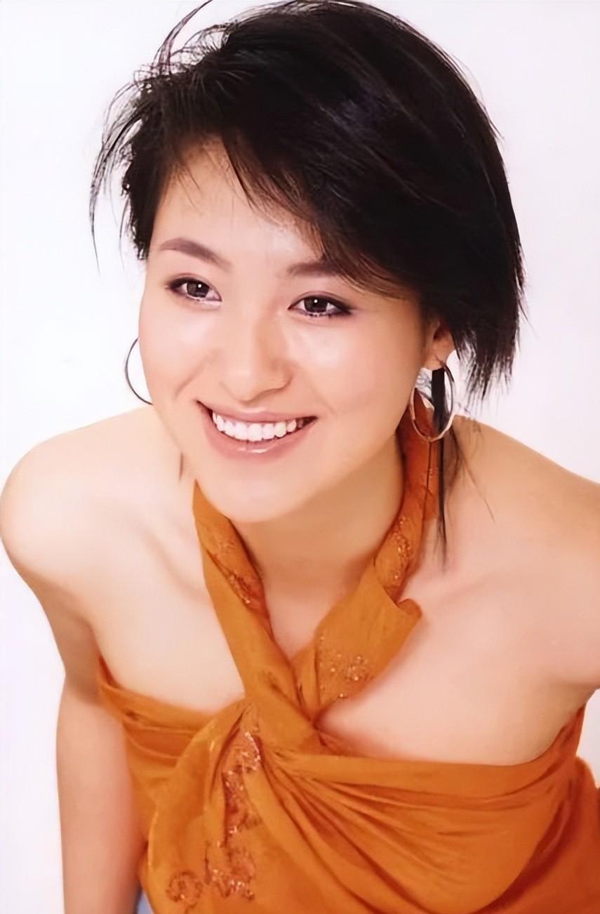 Li Baotian was once obsessed with her, and Zhang Guoli couldn't hide ...