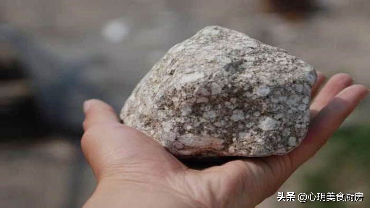 The inner pot of the nonstick pan is toxic and can cause cancer. Can