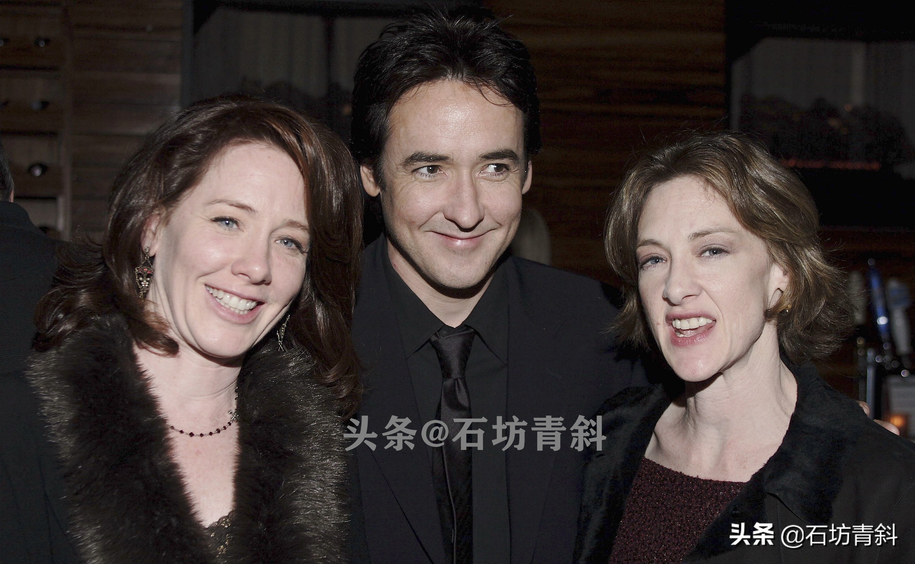 John Cusack is only in love and not married. He has made a lot of bad