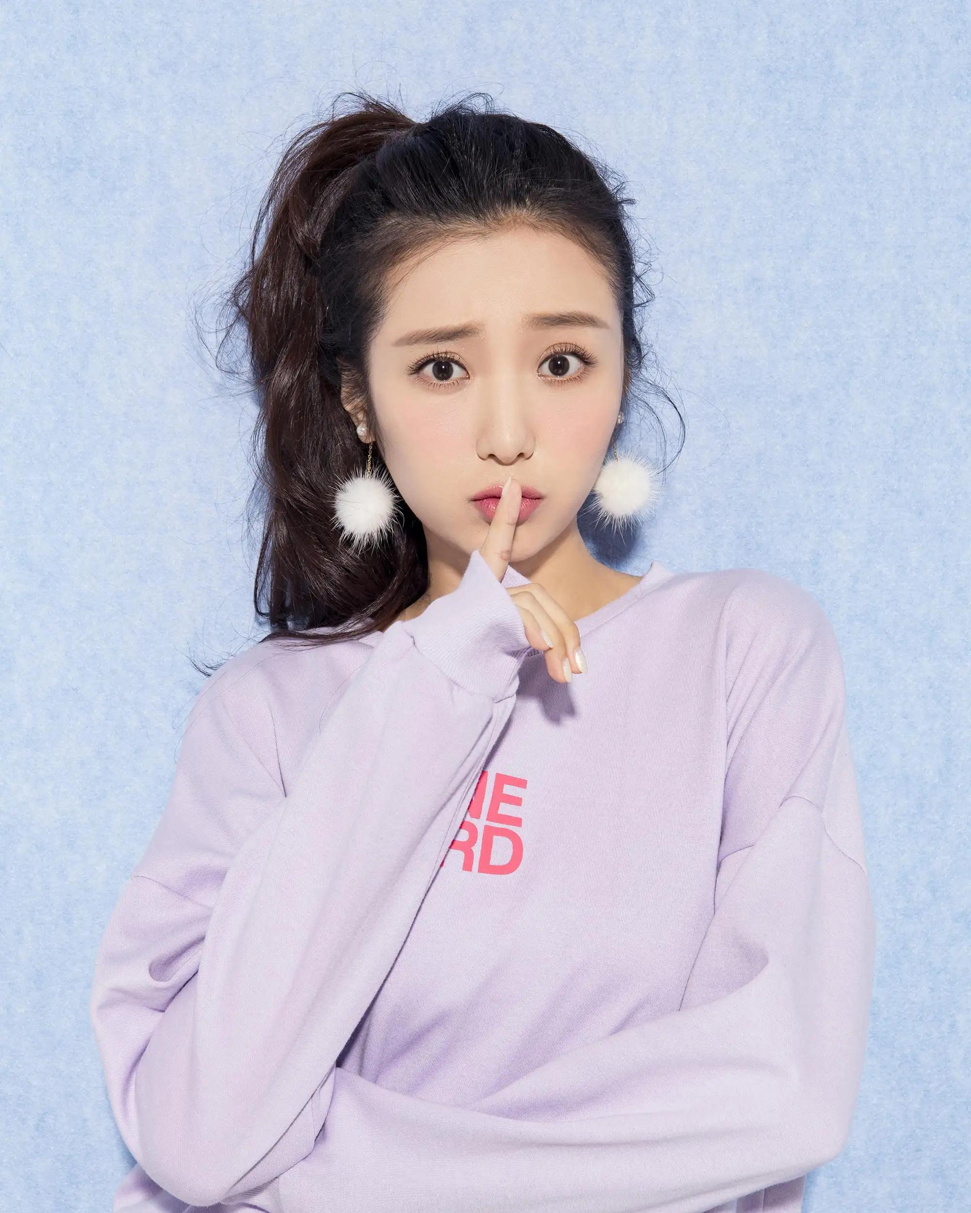 Beautiful pictures of Liu Yujin - iNEWS