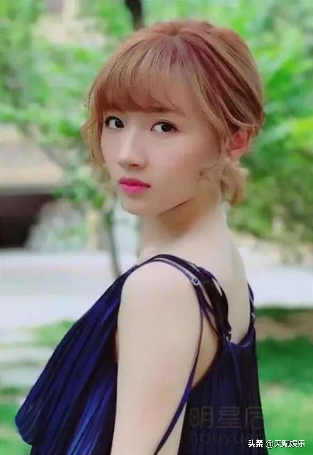 2023版李浩菲寫真美照(1) - 頭條匯