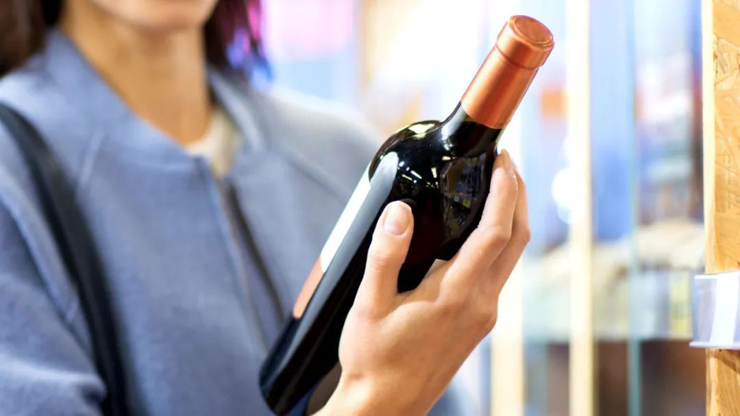 Why are some red wines still drinkable after the expiry date, while
