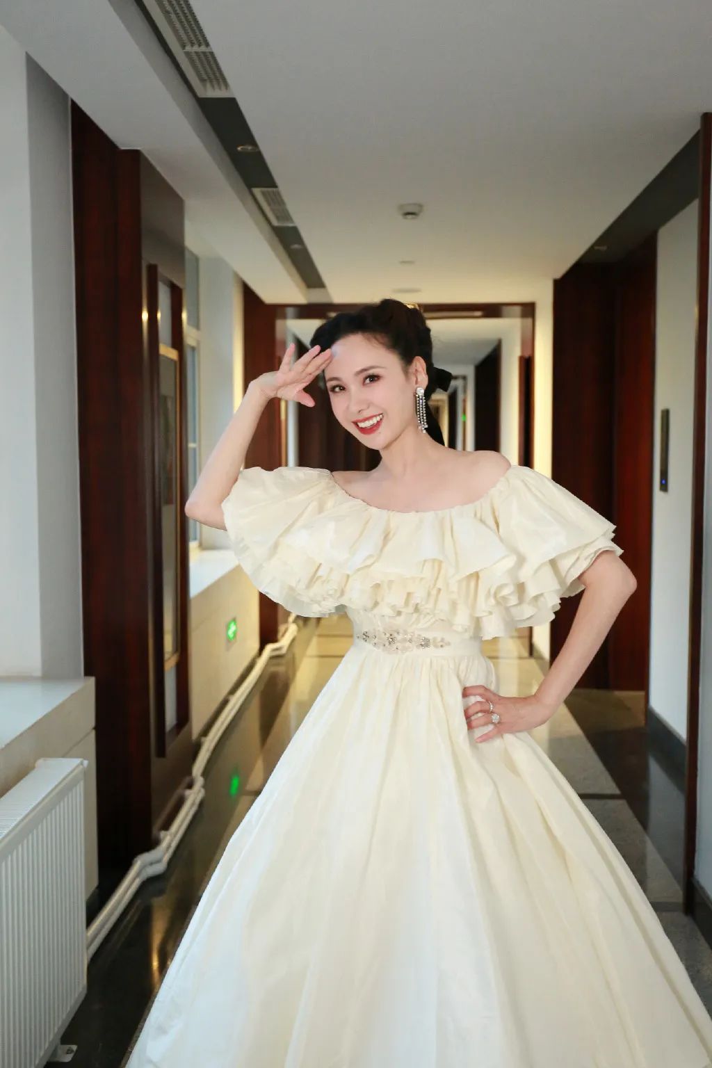 Cheng Lisha rubs the red carpet of hundreds of flowers!She was dumped ...