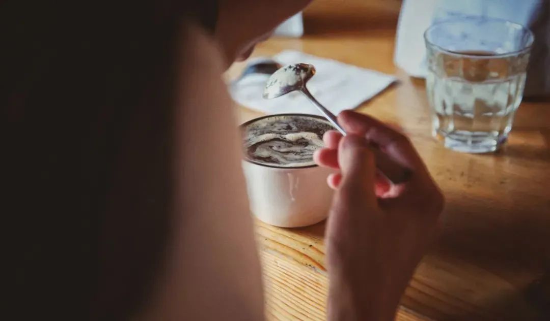 Why does drinking coffee make your mouth feel dry? iNEWS