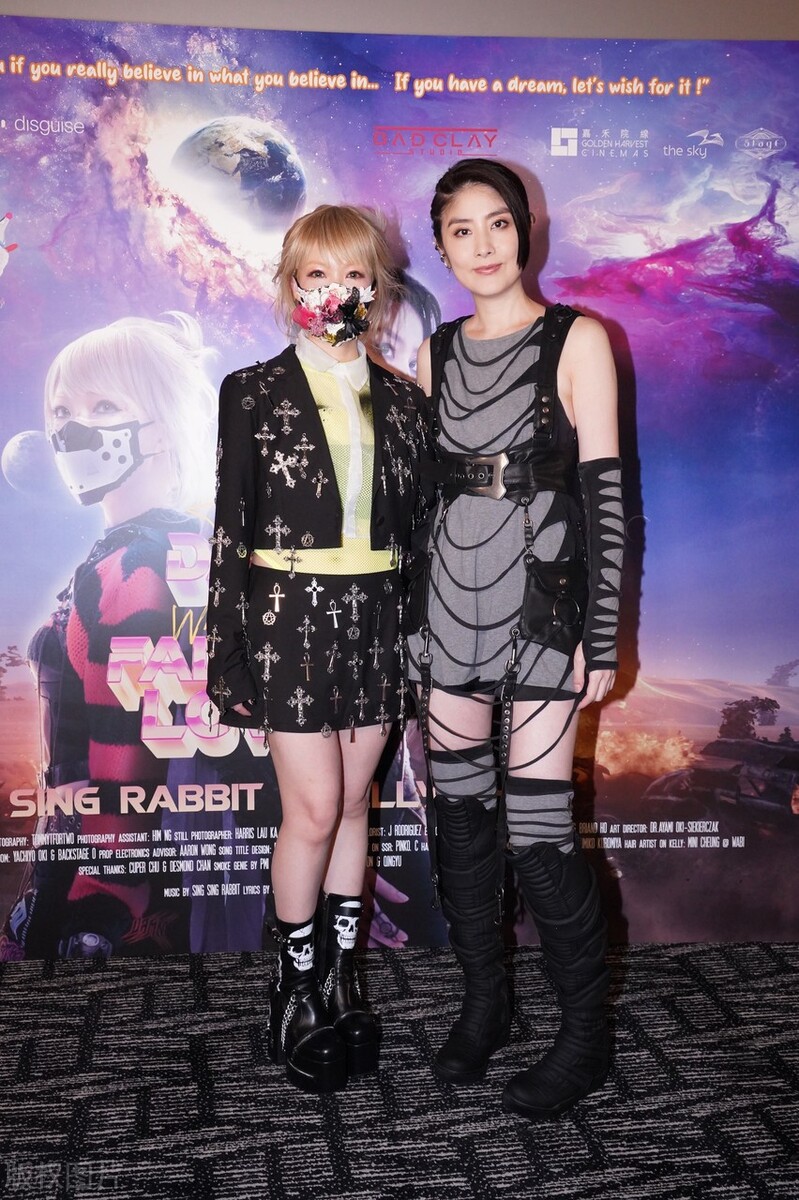 Kelly Rabbit Kelly Chen and Star Rabbit are both beautiful - iNEWS