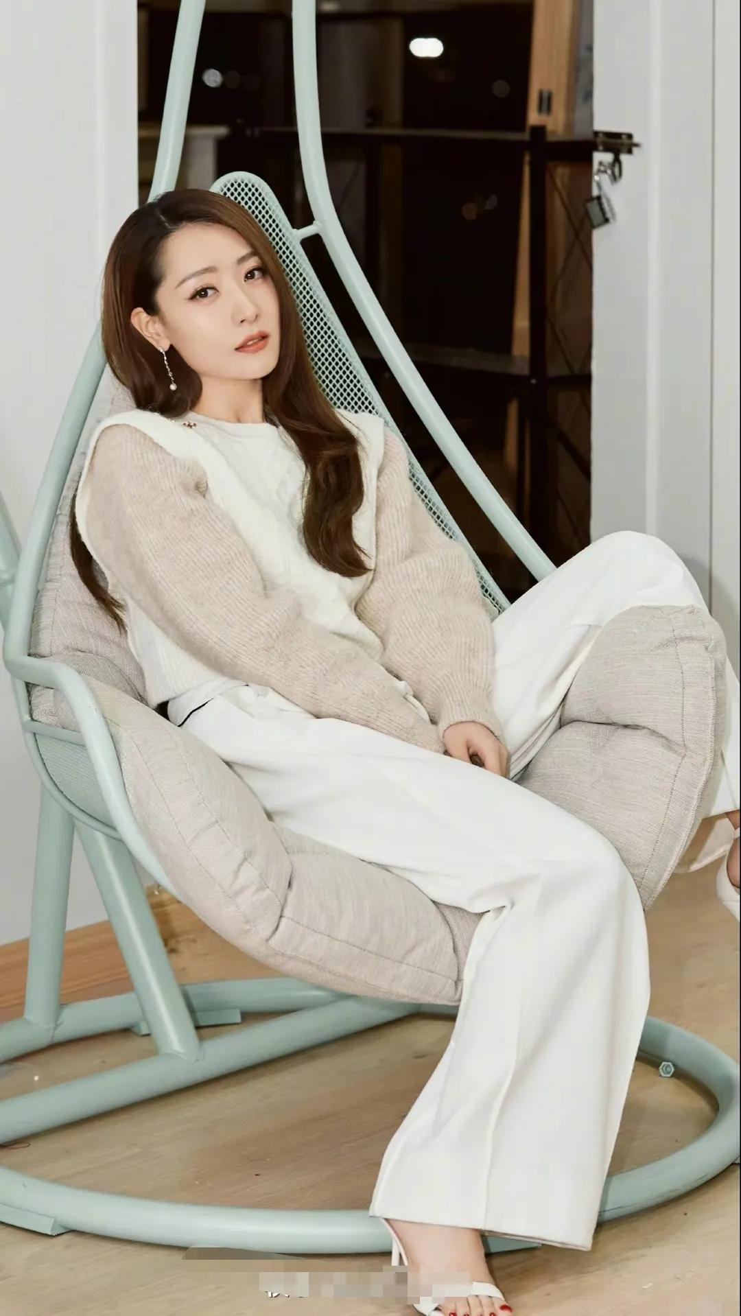 Beautiful picture of Bai Bing - iNEWS