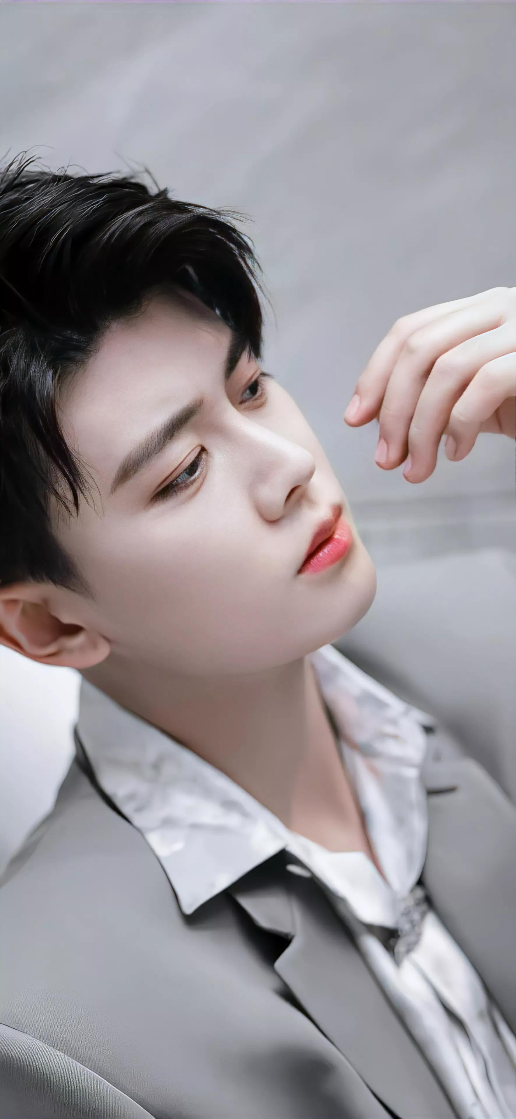 Ren Jialun is handsome and cute-wallpaper - iNEWS