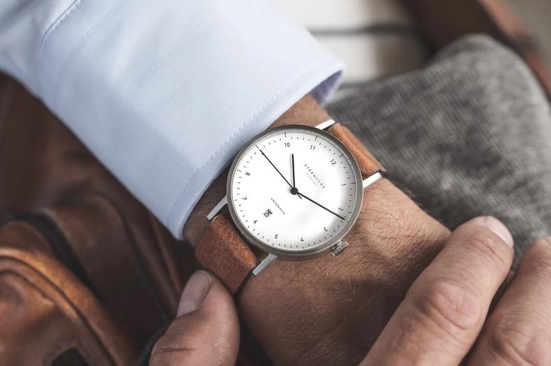 How to make a mechanical watch more durable?Please keep this user guide