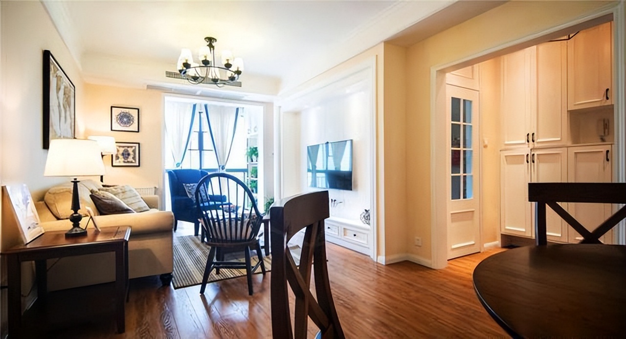 Showing off the newly installed new house, custommade full of