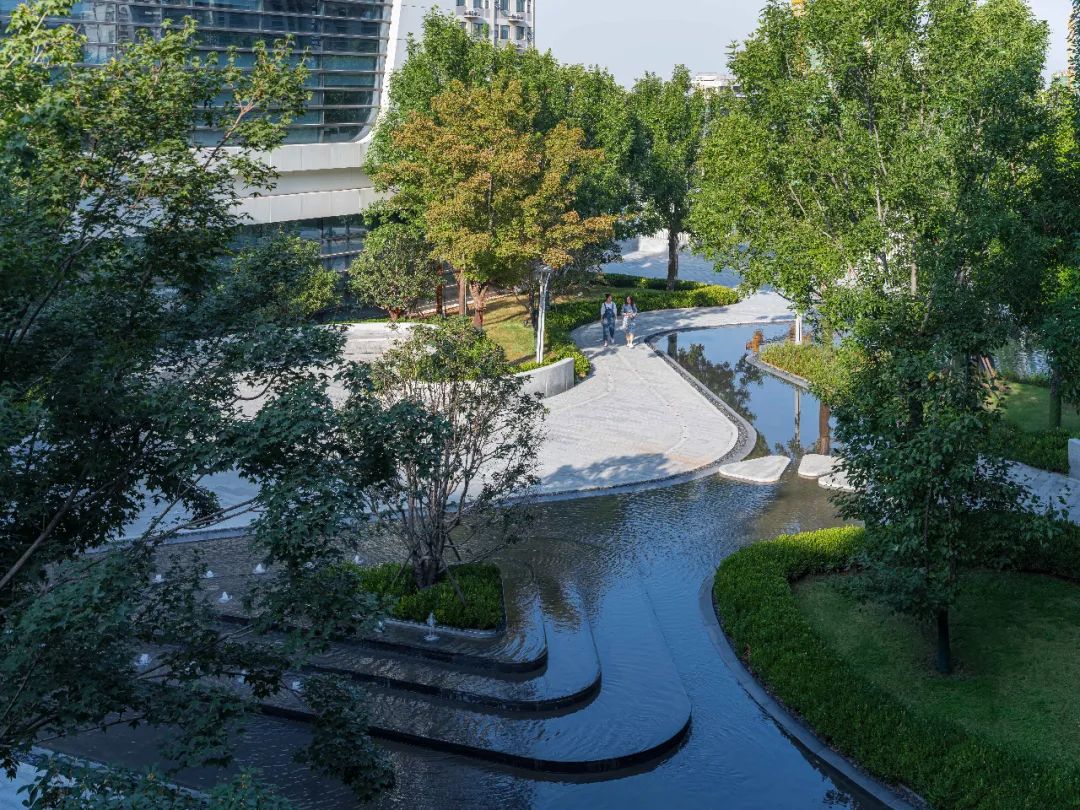 Yinji Group HeadquartersDream Factory / Yilan Design iNEWS