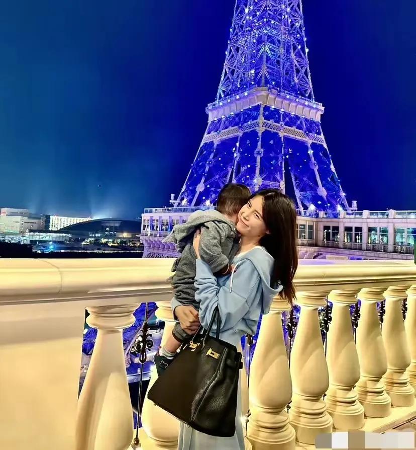 Su Xing's wife Liao Yuchen took her baby on a trip to Macau. Netizens ...