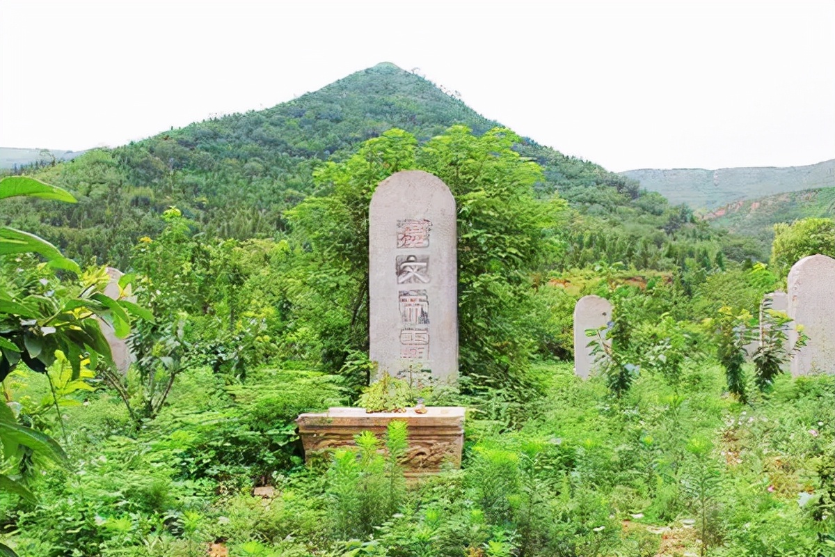 The Ba tomb of Emperor Hanwen is so famous and often seen in literary ...
