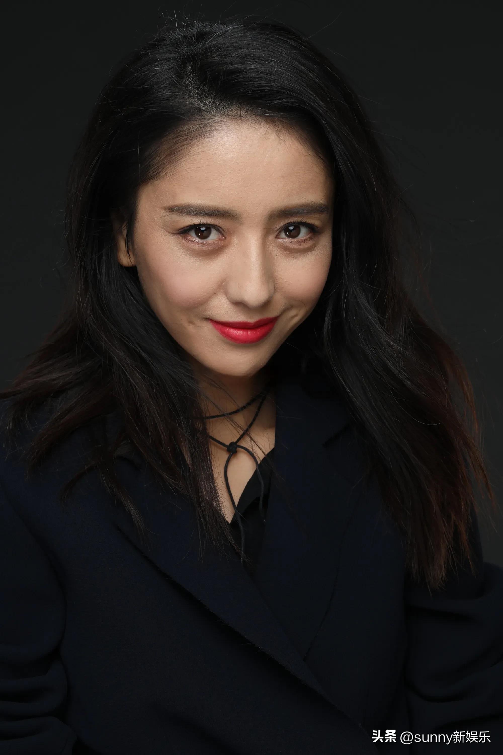 Tong Liya's life picture, exquisite facial features iMedia