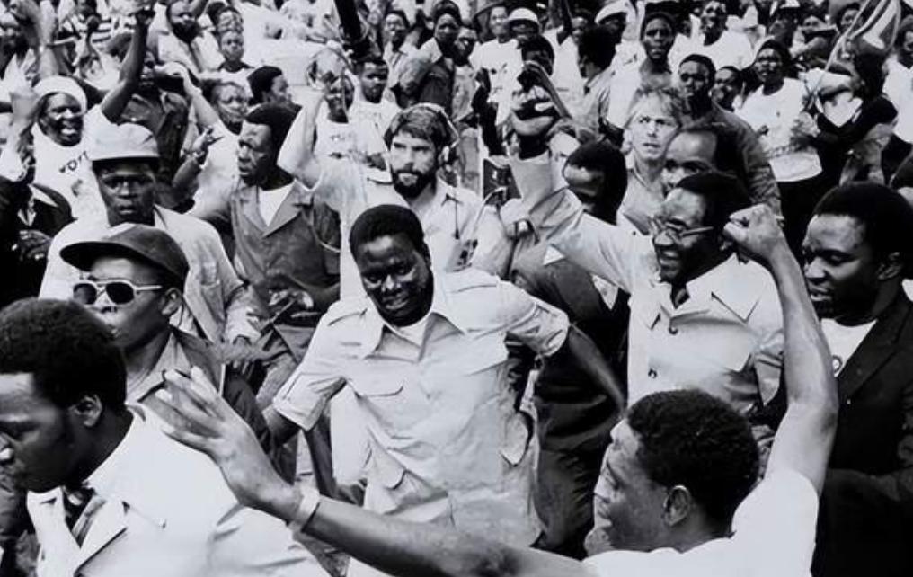 In the 20th century, how did Papua New Guinea's decolonization movement ...