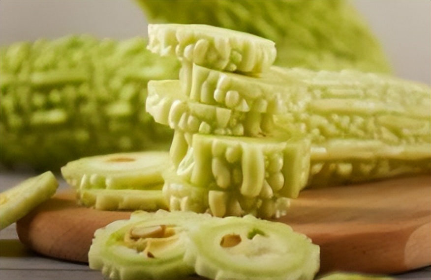 Can bitter gourd lower uric acid? Doctor These 5 kinds of food are