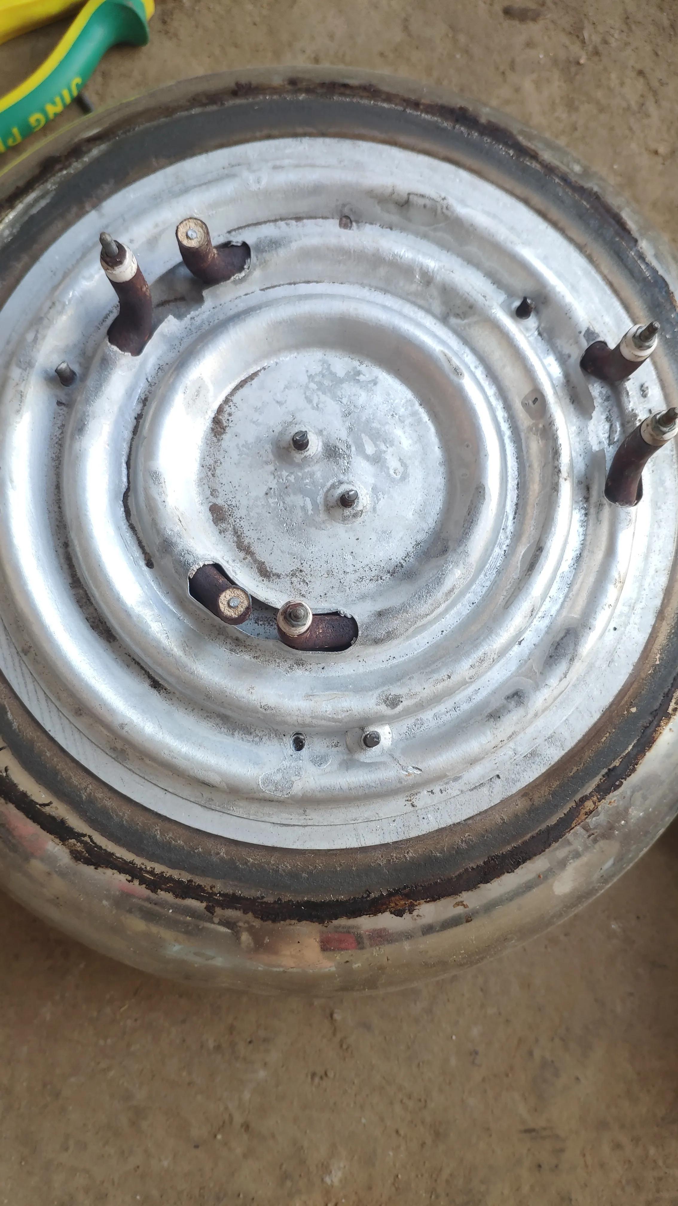 How to remove the base of the integrated electric cooker, and how to