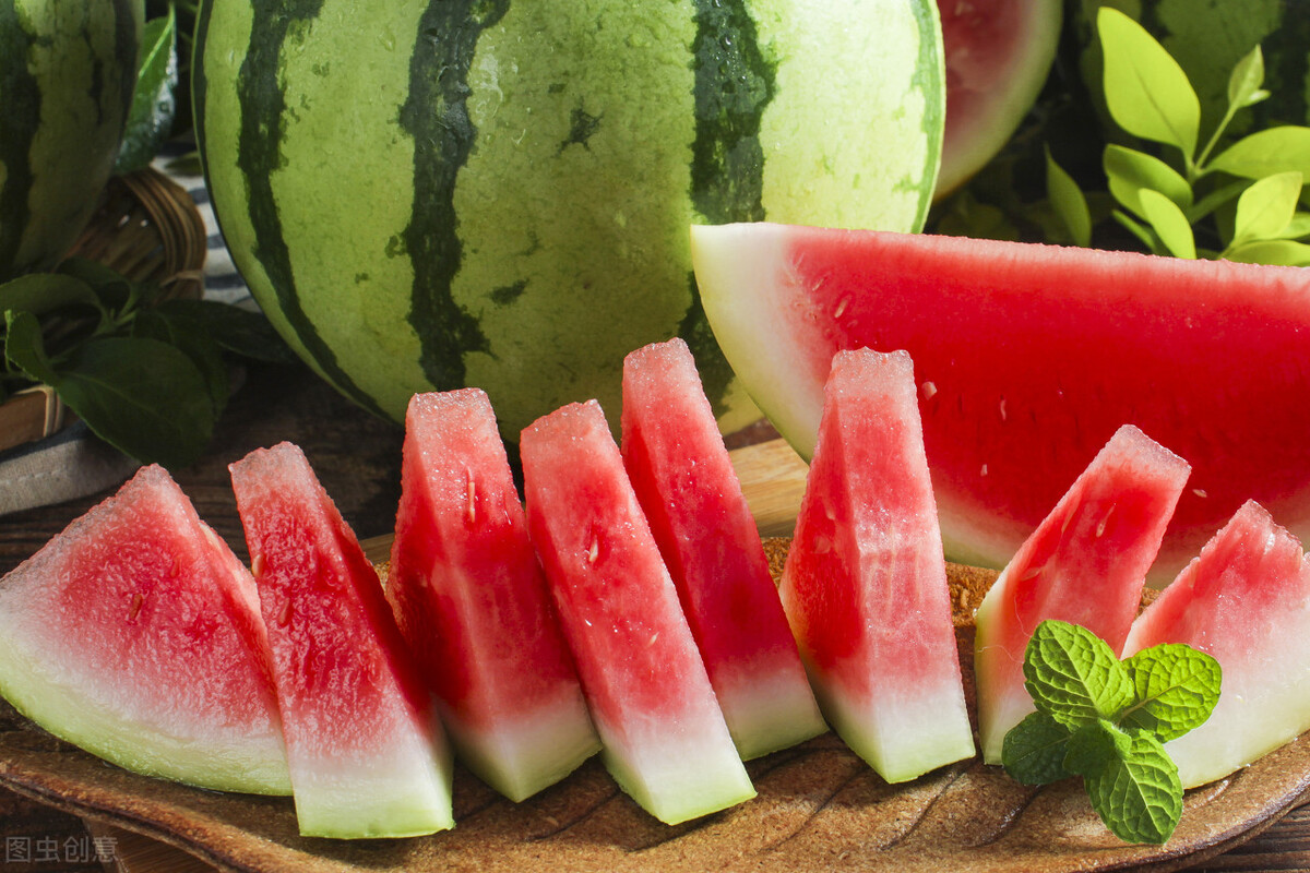 In summer, "eating melon" eats dehydration shock, experts suggest this can avoid acute