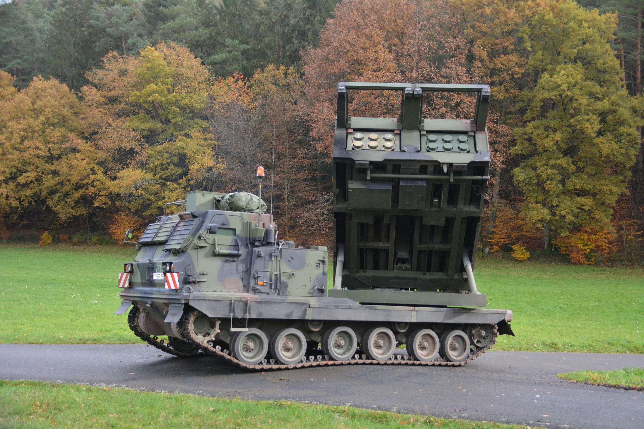 Gulf famous M270 multiple rocket launcher - iMedia