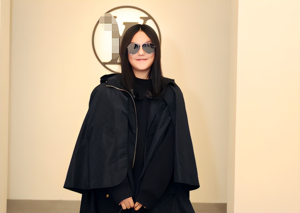 Li Xiang visited the luxury home furnishing store in the United Kingdom