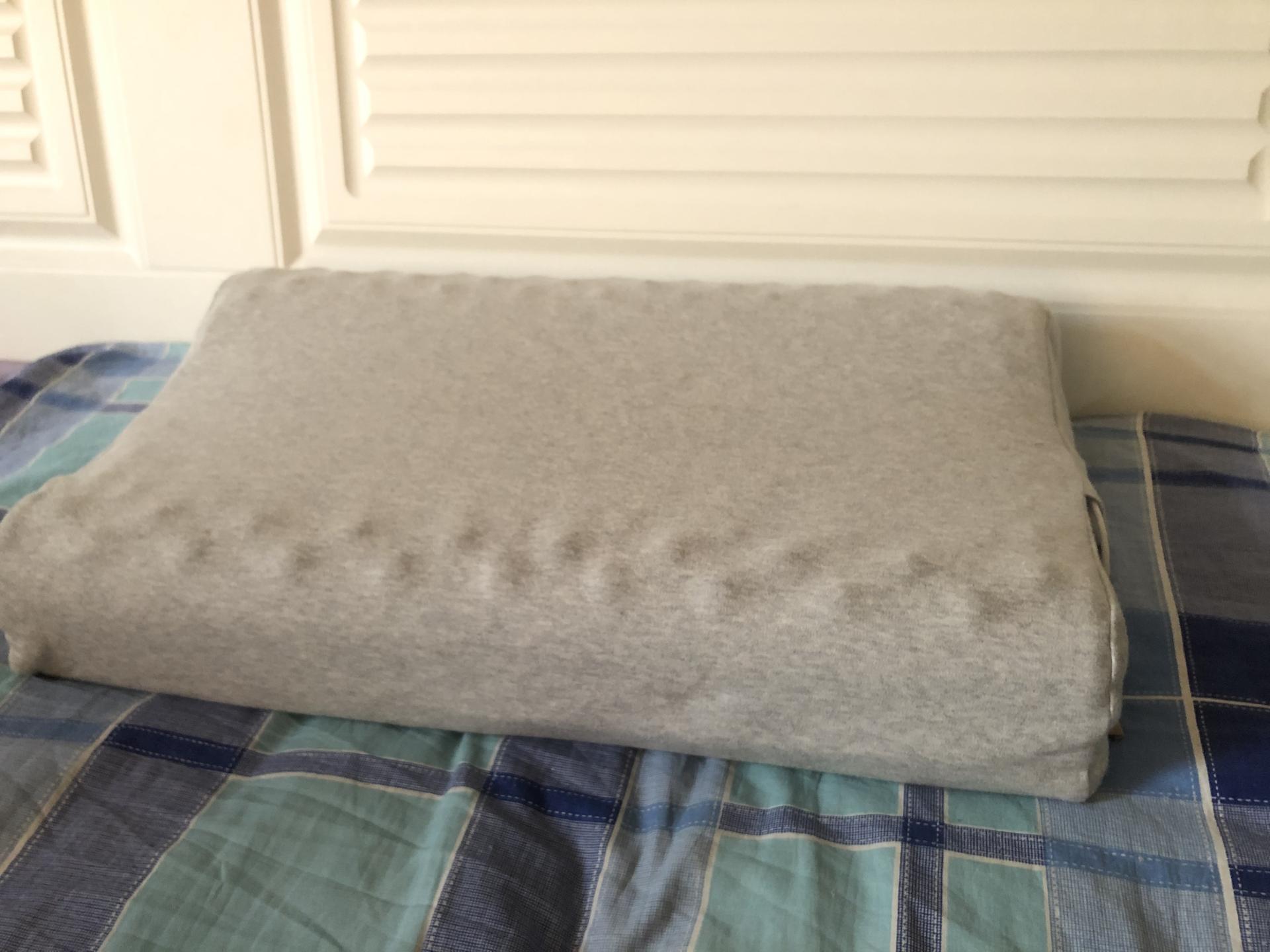 The best choice for snorers, this new latex pillow X from 8H integrates