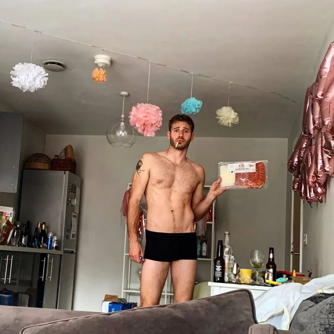 British actor Alexander Lincoln officially comes out as gay - iNEWS