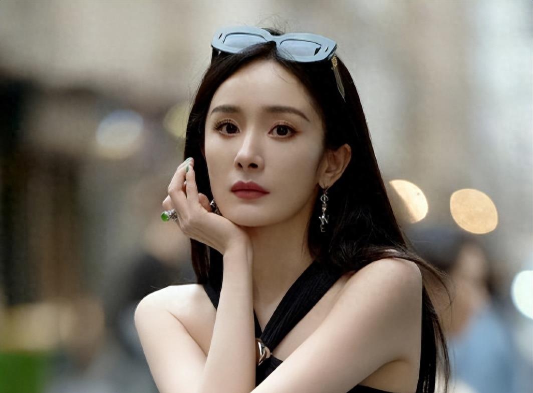 Angelababy and Yang Mi broke the boundaries of friendship and launched a  fierce duel. The two beauties fought openly and secretly. - iMedia