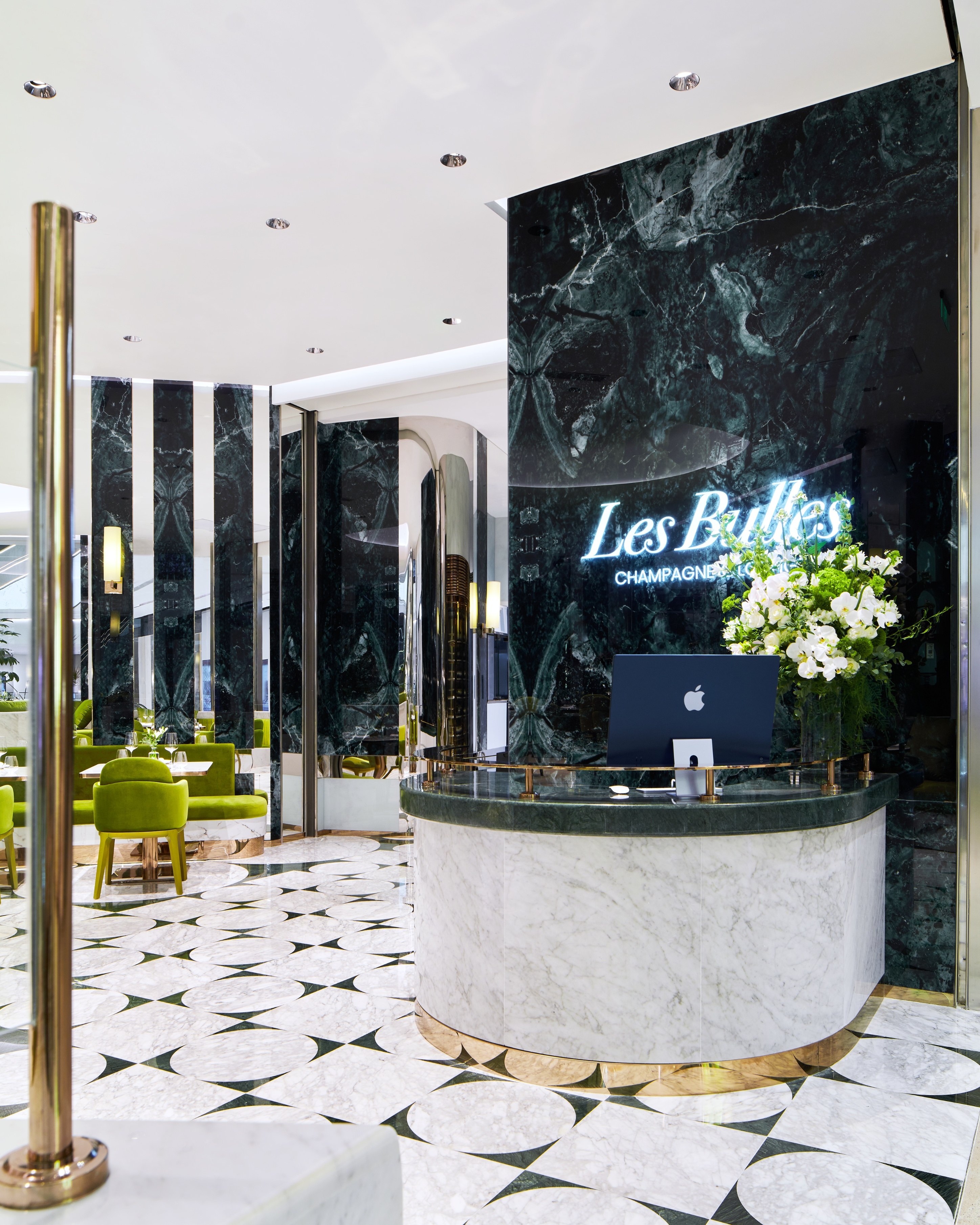 Shanghai's first champagne restaurant landed on West Nanjing Road - iMedia