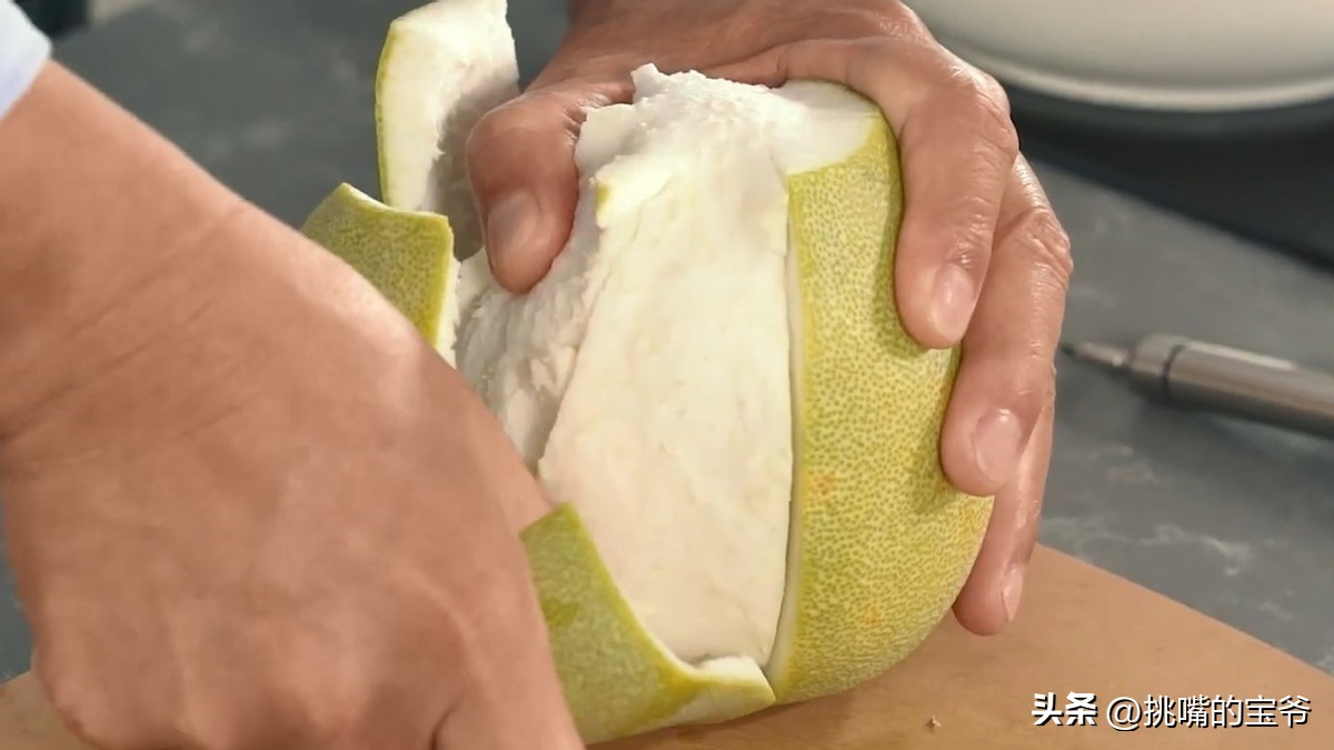 A perfect match with grilled meat, fresh, nongreasy, healthy and lowfat pomelo vinaigrette