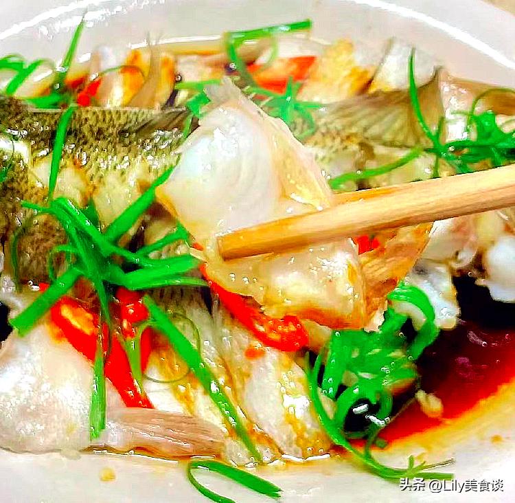 When steaming sea bass, remember not to put salt and cooking wine