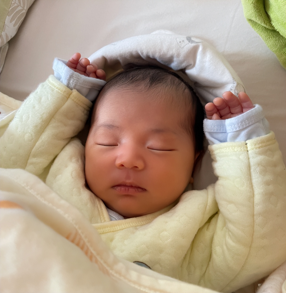 The full moon baby sleeps through the night and is diagnosed with