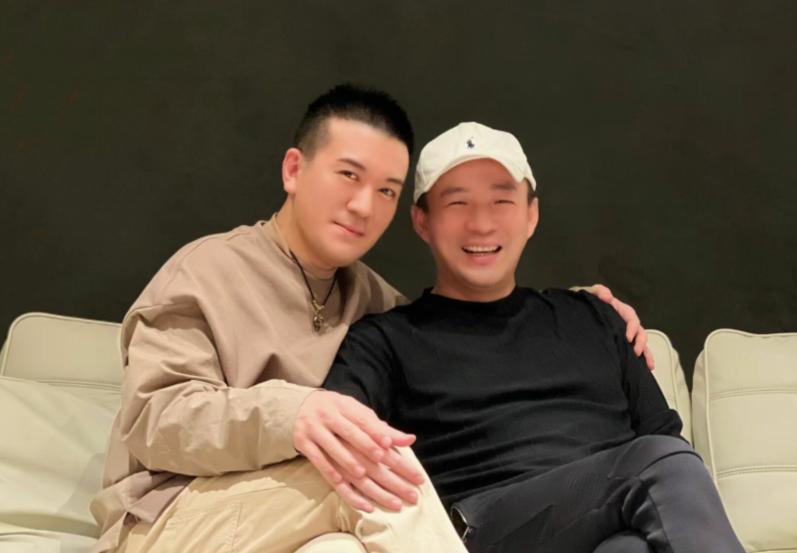 Wang Xiaofei and Yang Zi took a group photo in the same frame. It turns ...