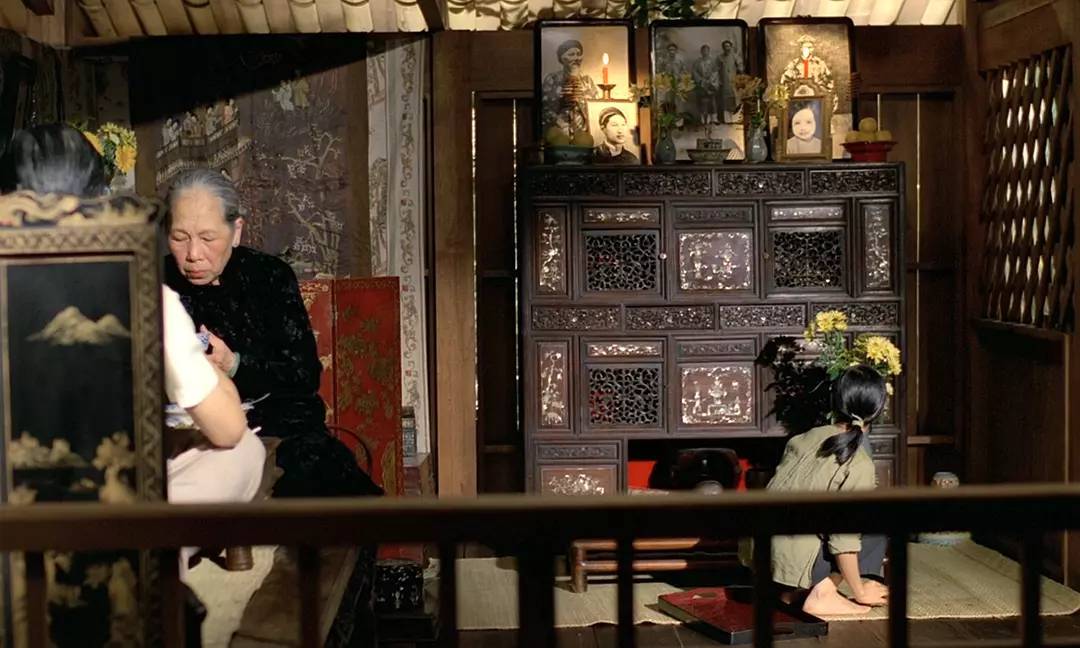 "The Taste of Green Papaya" Vietnam's "Wong Kar Wai" explores female