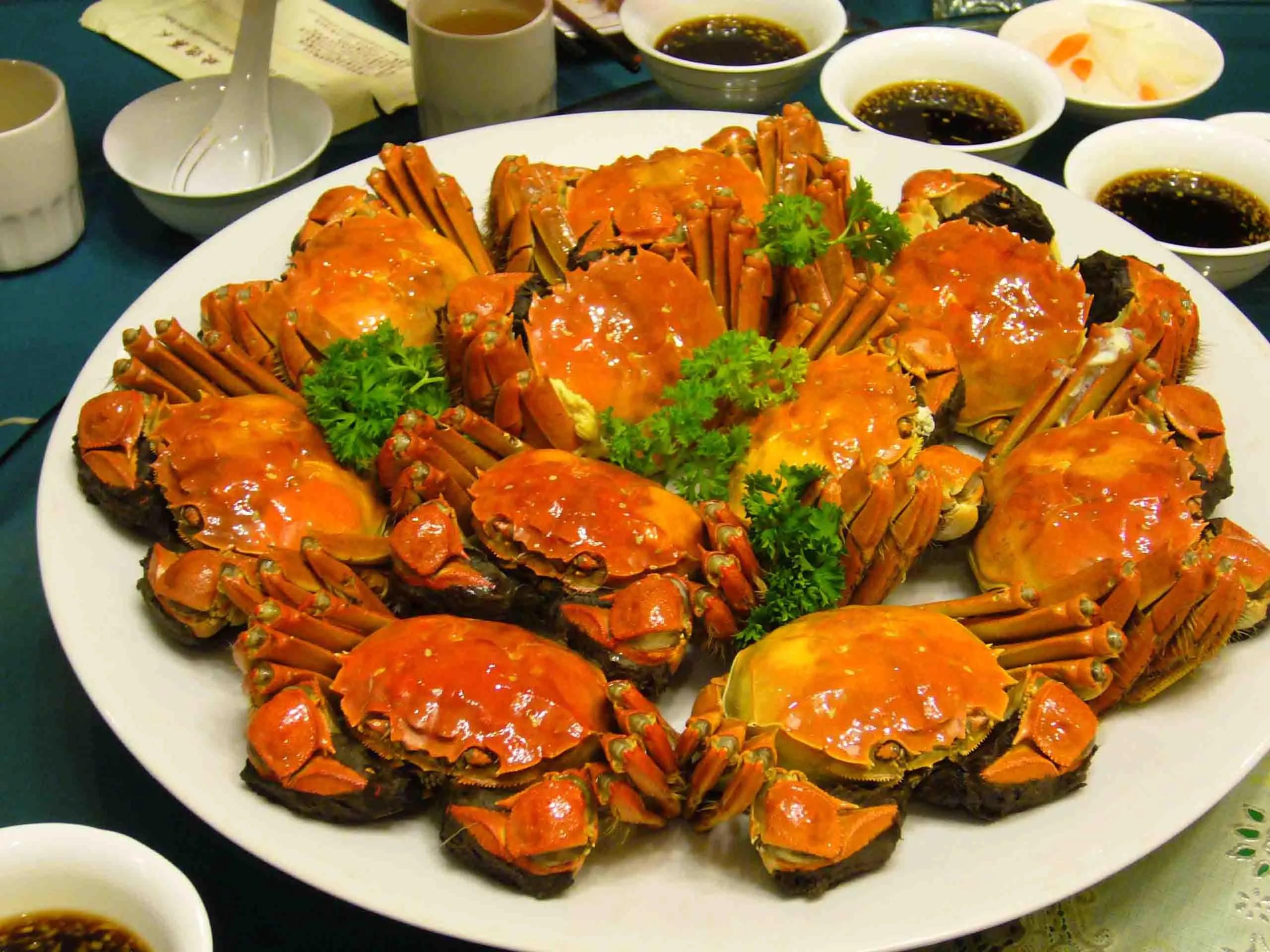 Everyone loves food, eat crabs in golden autumn iNEWS