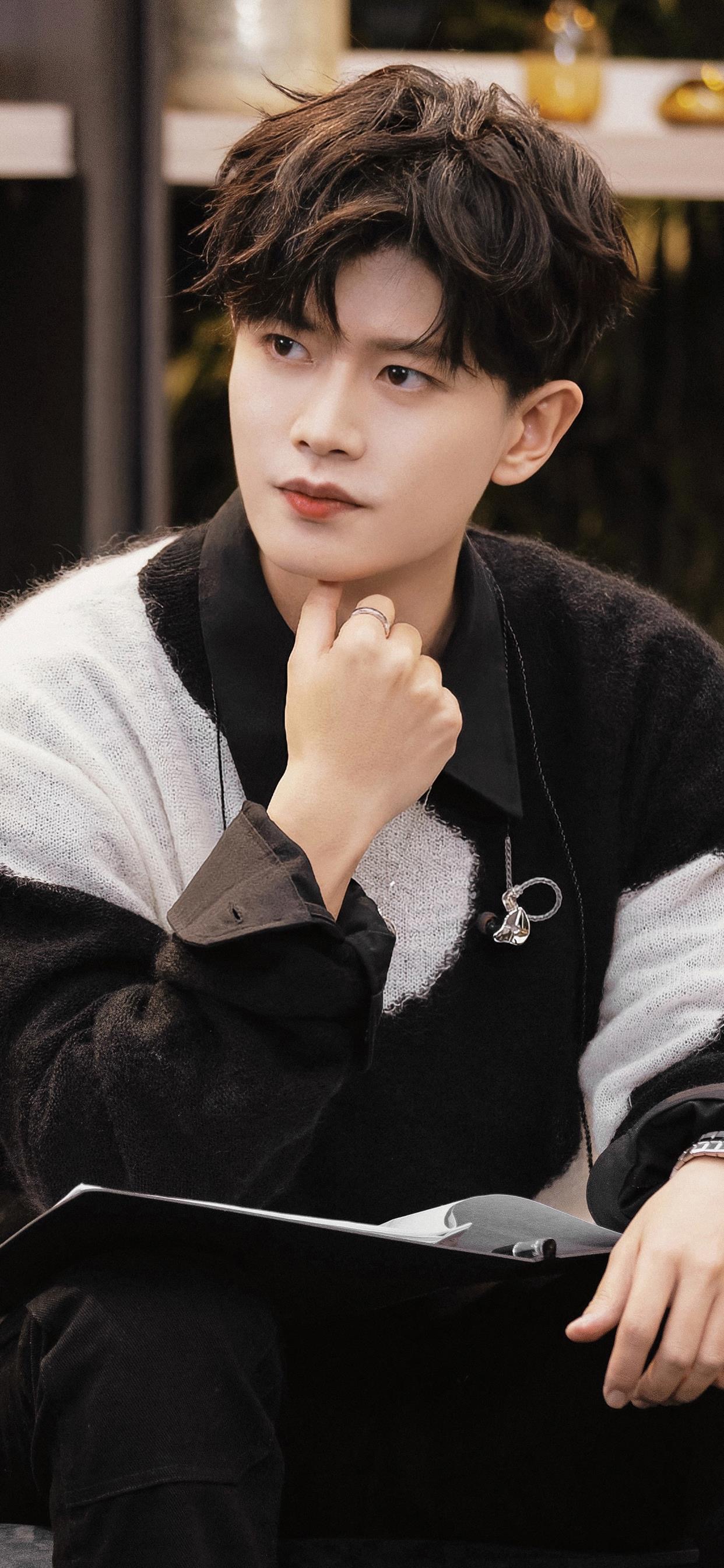 Ren Jialun wallpaper | star idol wallpaper - iNEWS