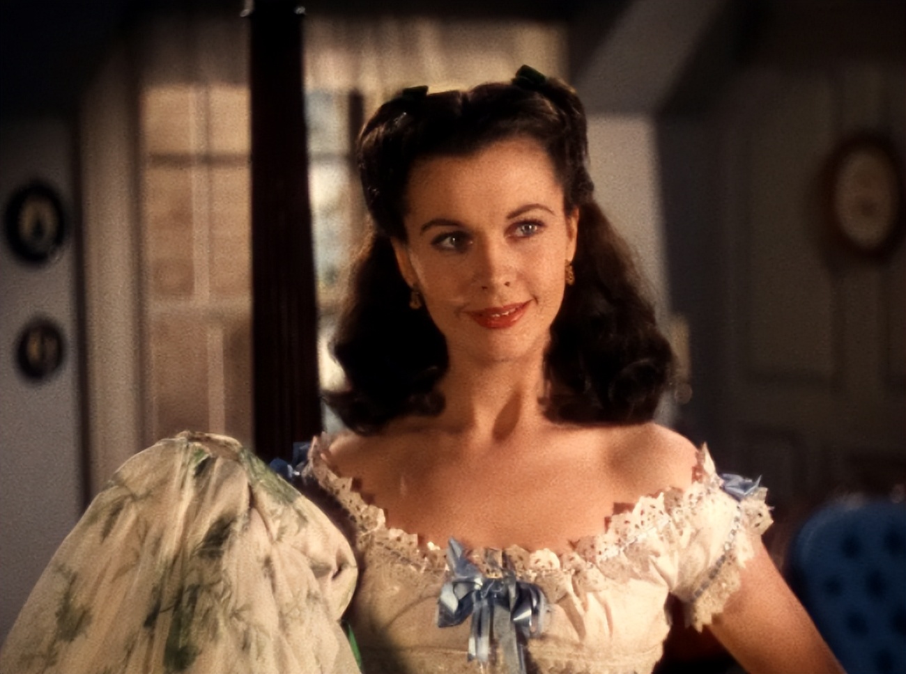 Scarlett's costumes in "Gone with the Wind" are a metaphor for how