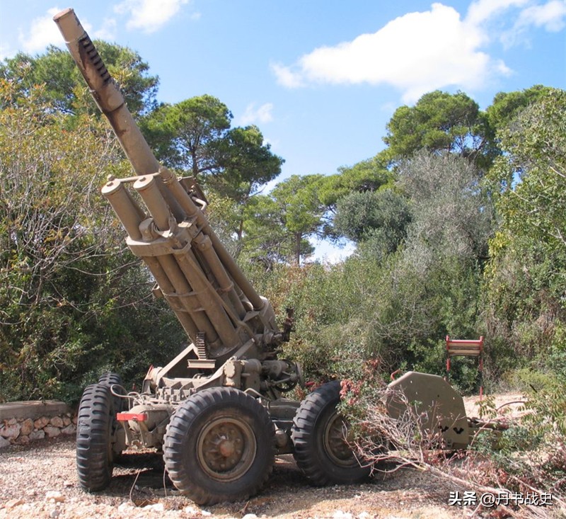 The first howitzer designed by France after World War II - M50 155 mm ...