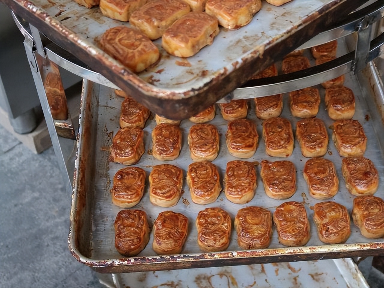 The Bean Curd Cake Tastes Strange And Is Regarded As A Dark Dish By 