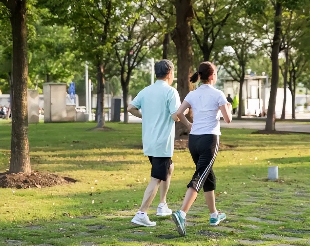 Does "walking ten thousand steps a day" keep in good health or hurt