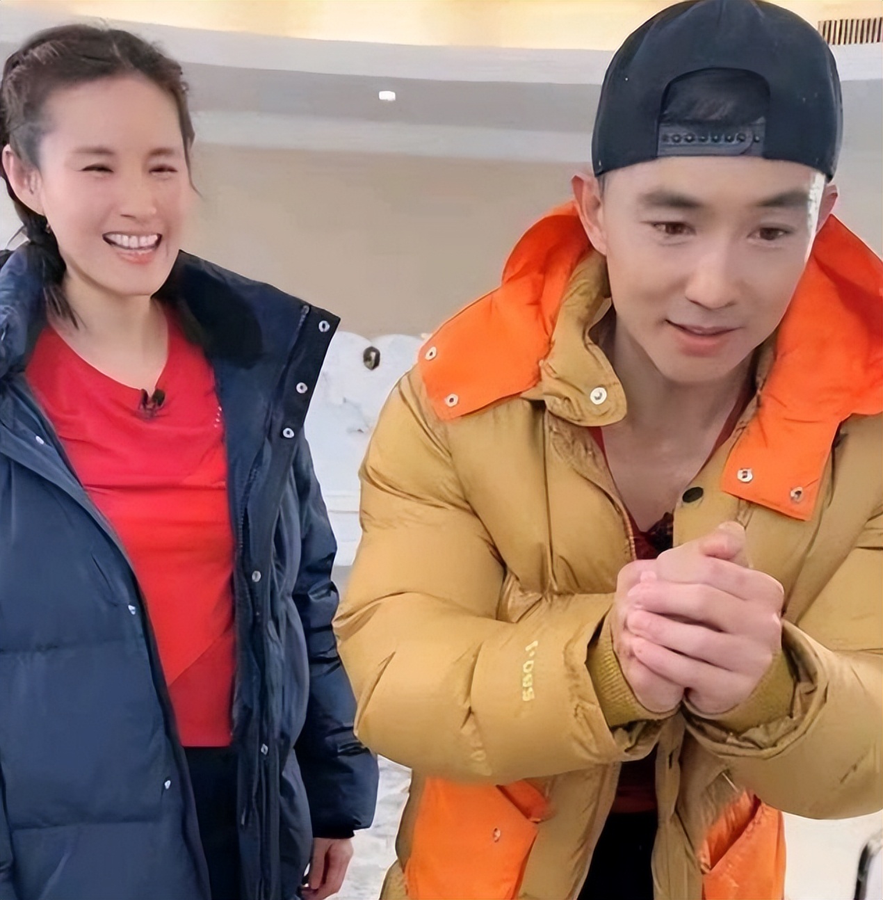 At the local tyrant scene, Qin Fen gave Liu Genghong a big gift for the ...