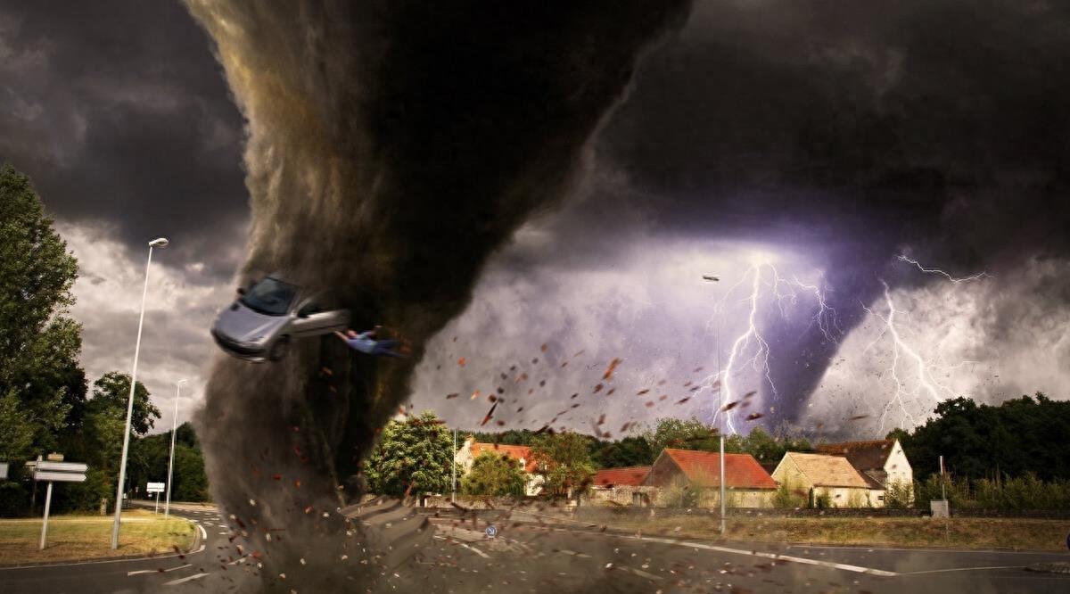 Tornadoes dance wildly, and death vortex appears in the heart of ...