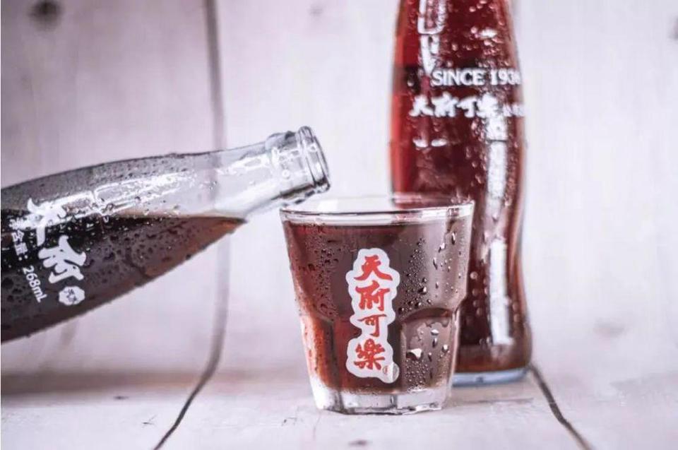 Twice the price of CocaCola!Why are domestic sodas so expensive? iNEWS