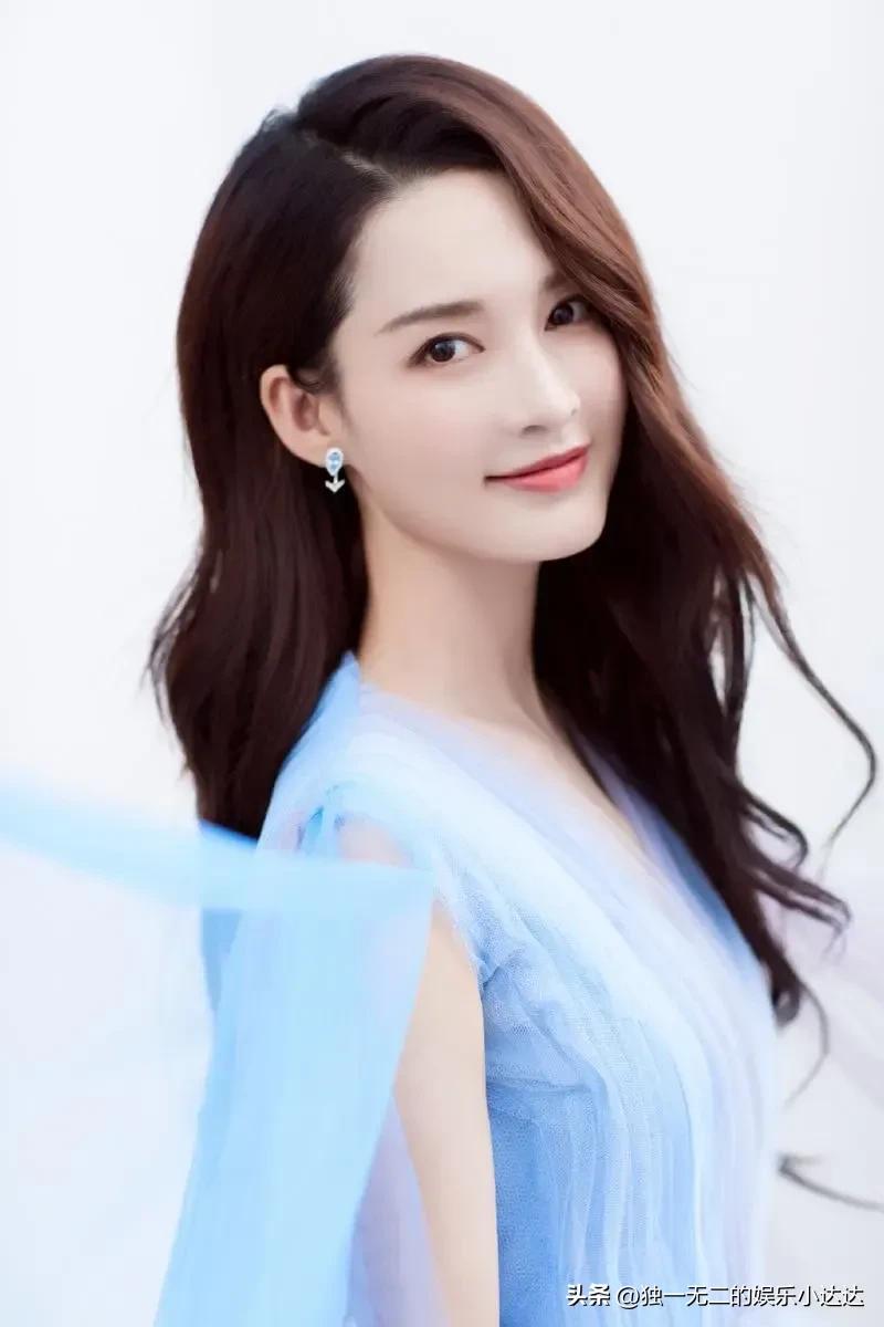 Li Qin's slender waist has become her representative symbol, a symbol ...