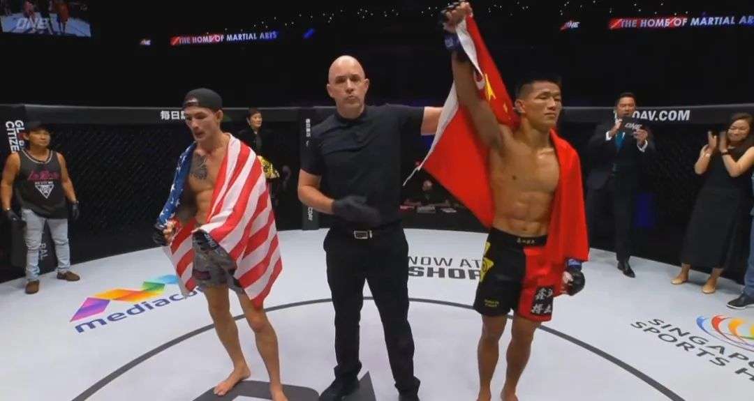 Make history!Tang Kai wins China's first men's mixed martial arts world