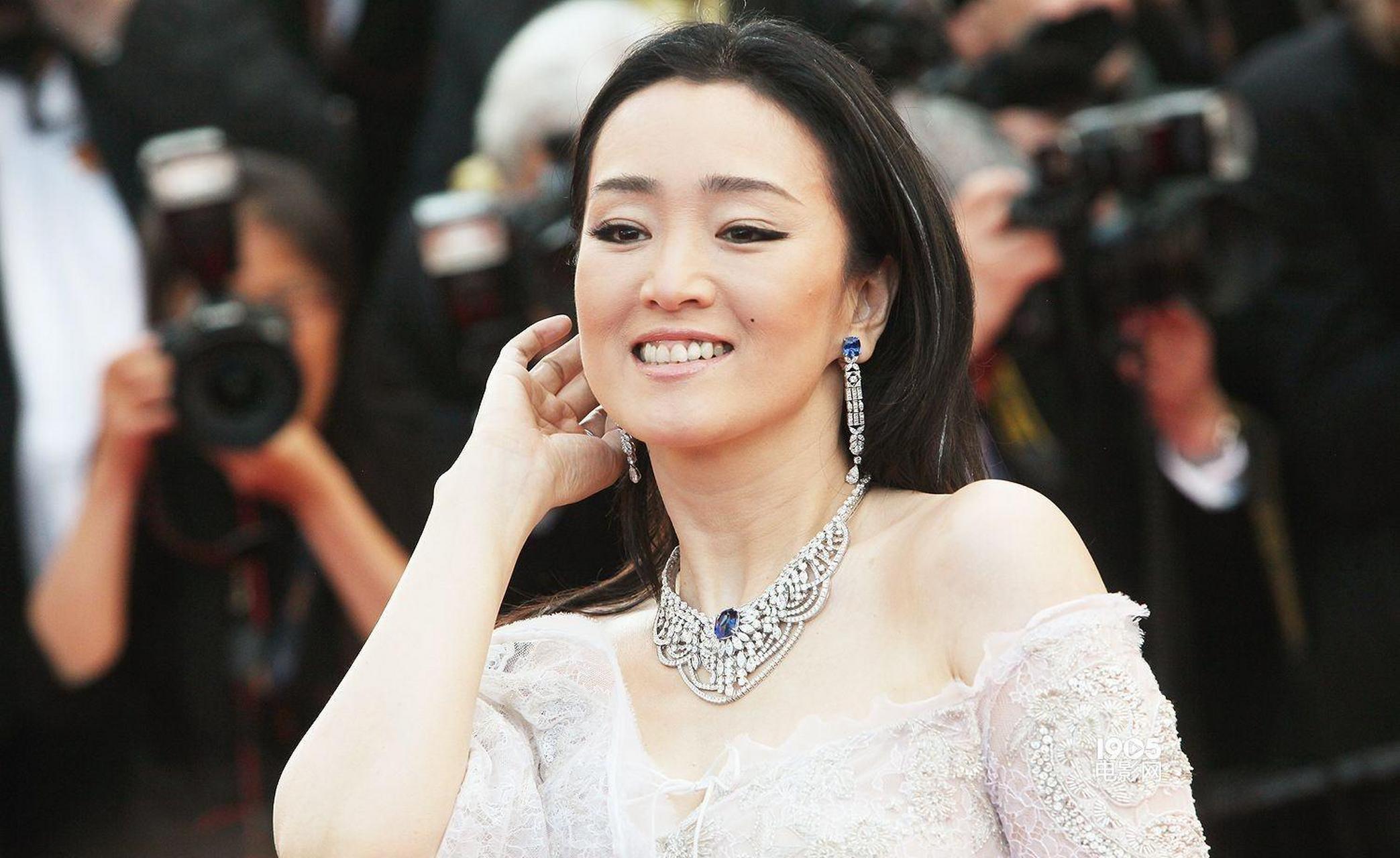 Macron brought Gong Li and his wife with him during his visit to China